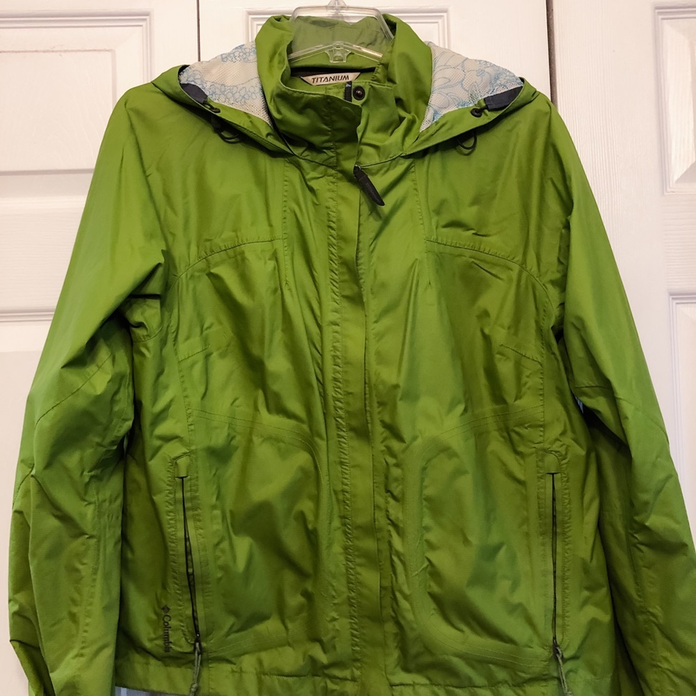 Columbia | Kelly Green Hooded Rain Jacket